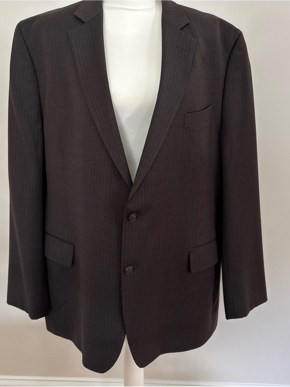 Men's Classic Fit Stafford Brown Striped Travel Suit Size 48R Pants 40x31.5
